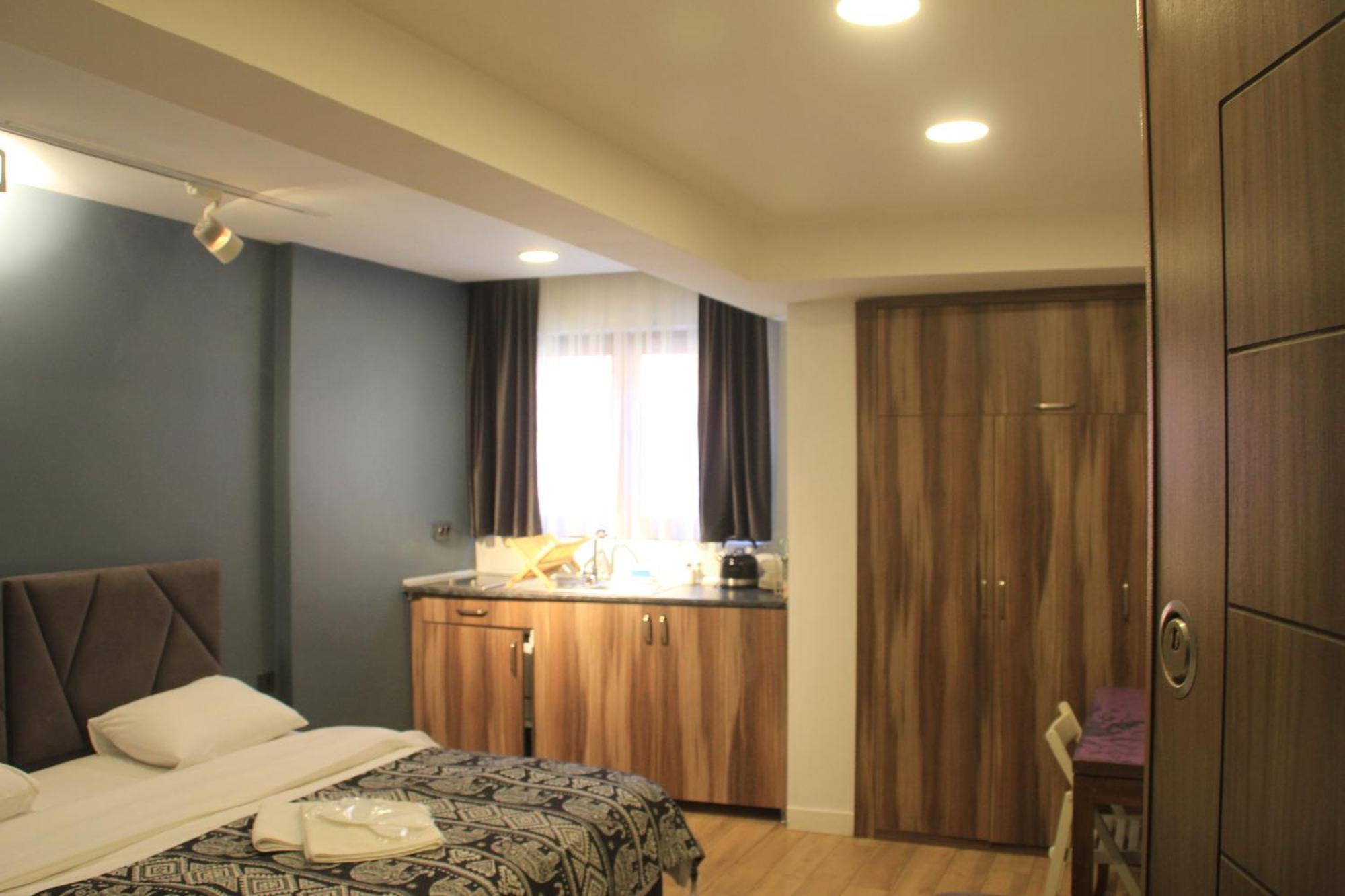 Hotel Hub Flats 4*