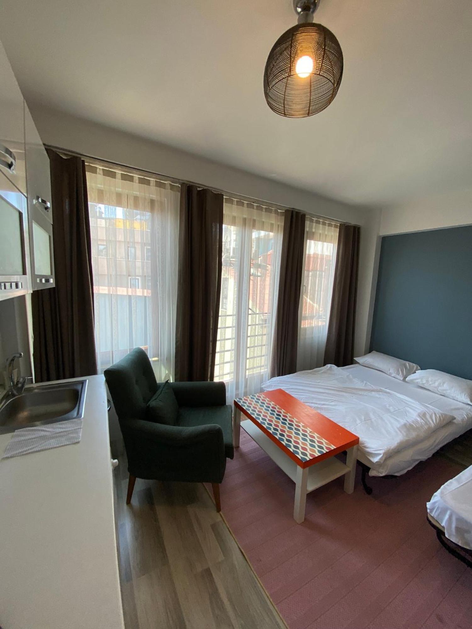 Hotel Hub Flats 4*